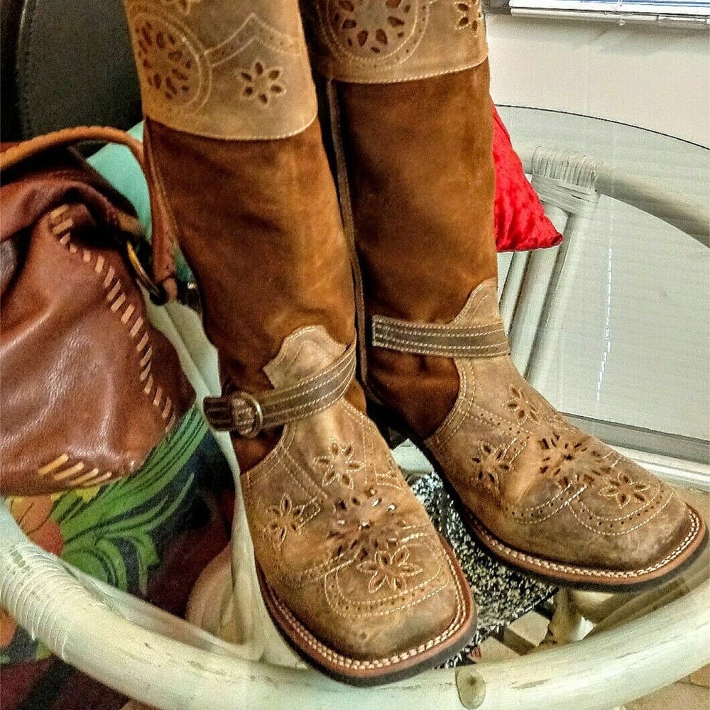 Laredo | Caught You Lookin' Distressed Square Toe